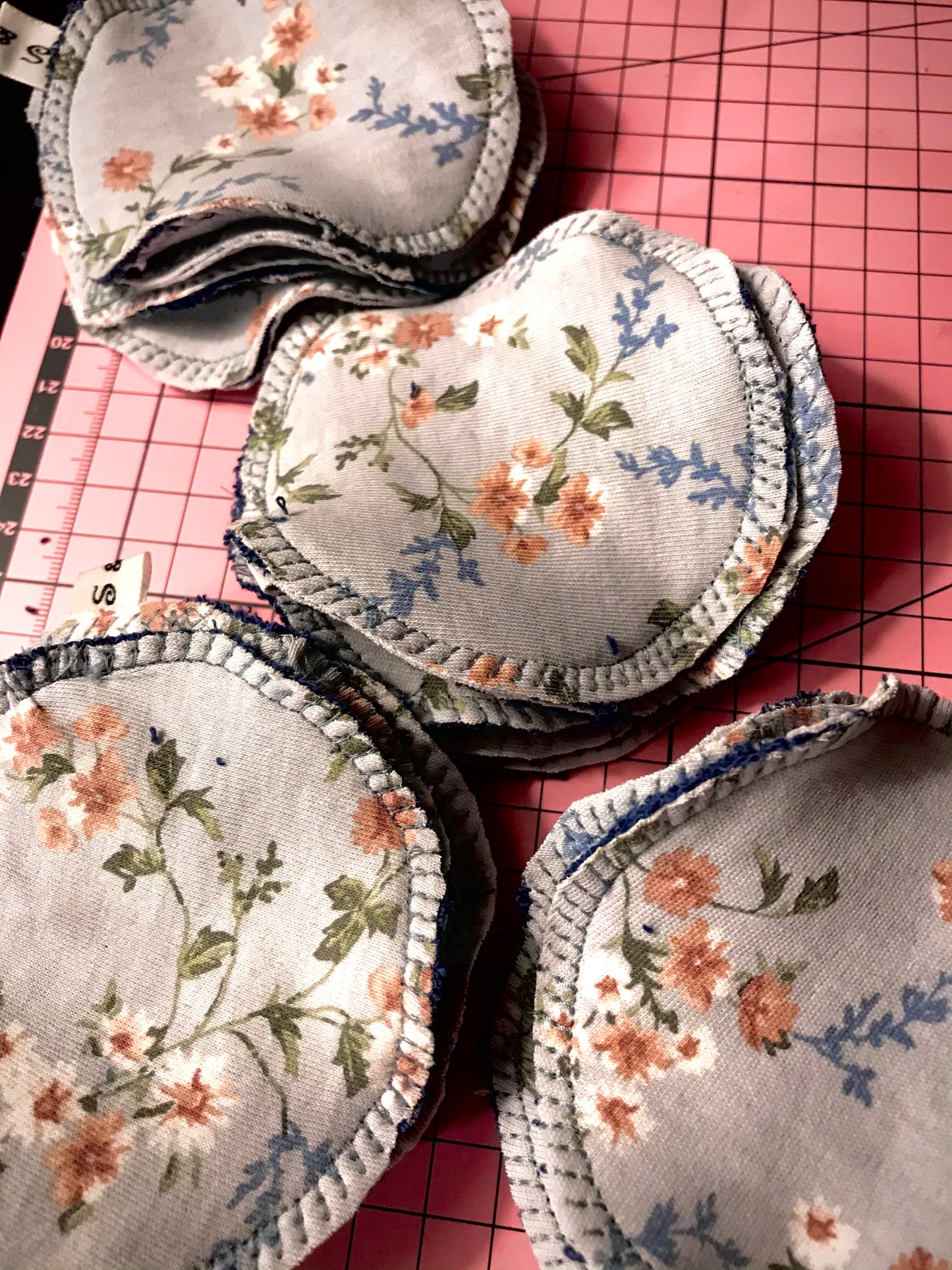 Makeup pads, av ren og resirkulert tekstil, fem stk. pr. pakke.