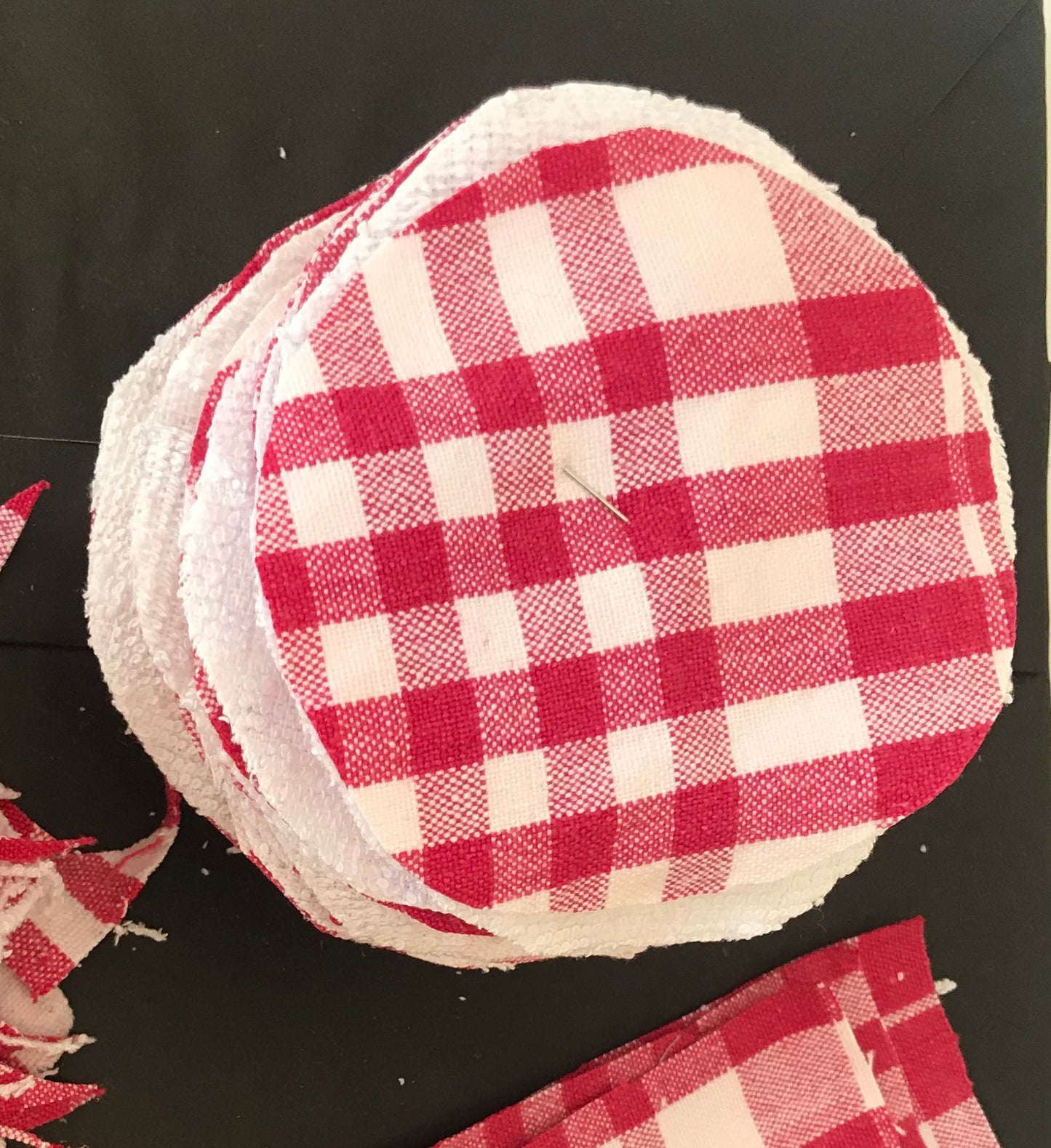 Makeup pads, av ren og resirkulert tekstil, fem stk. pr. pakke.